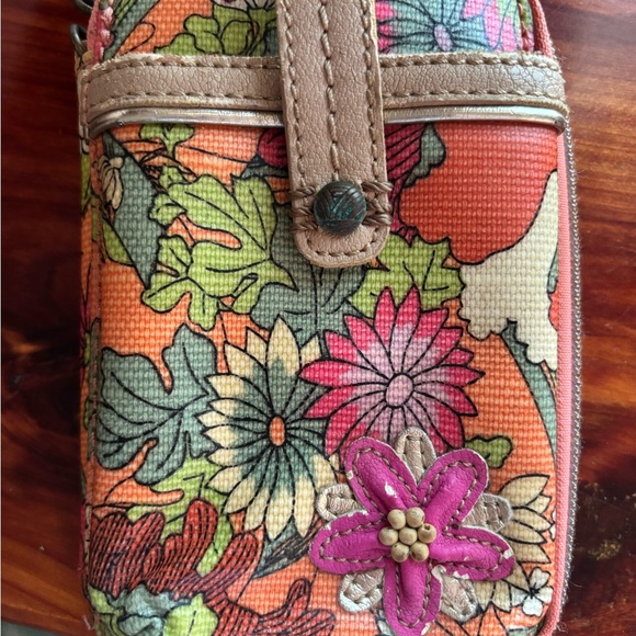 Adorable Sakroots Wallet - Picture 1 of 10